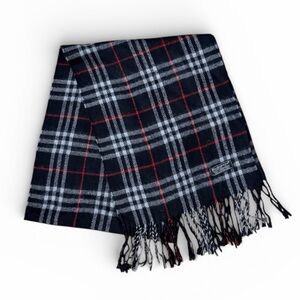 Burberrys of London Black Check Lambswool Scarf – Made in England (Unisex)